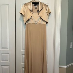Full length gold gown/dress